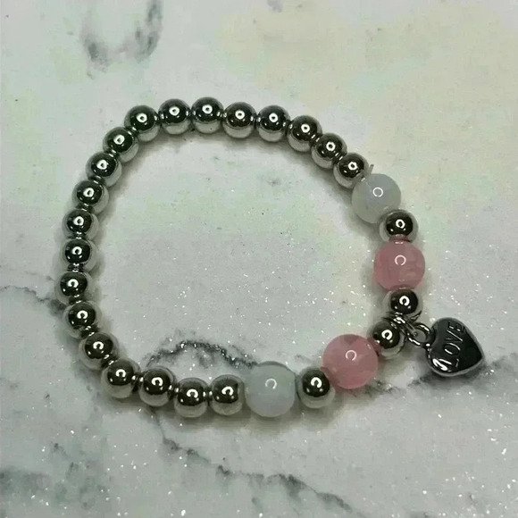 Girls Silver Tone Love Charm Stretch Bracelet - Picture 1 of 1